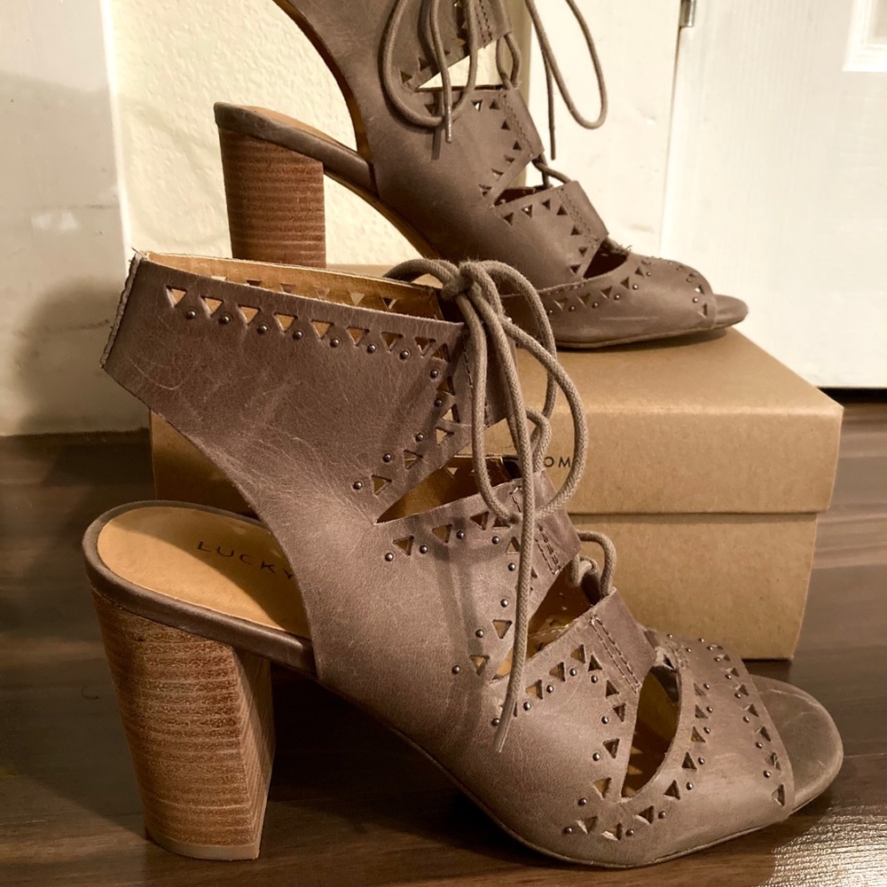 Lucky Brand Women High Pump